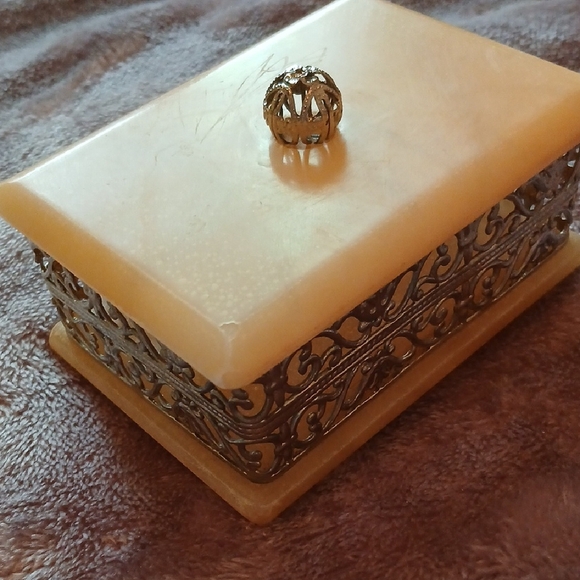 Genuine Italian Alabaster Jewelry Box - Picture 6 of 8